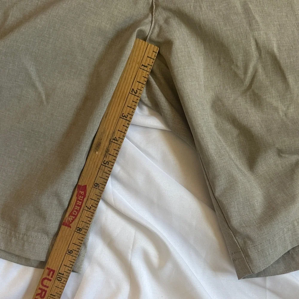Ben Hogan Men’s Olive-Tan Flat-Front Shorts